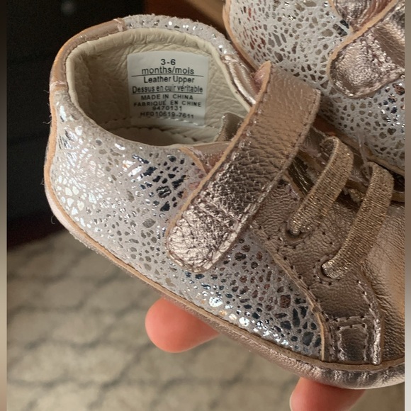 3-6 month Robeez leather shoes - Picture 4 of 4